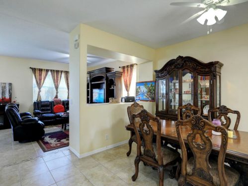 672 Carriage Lk Way, Vero Beach FL 32968-9480 exterior