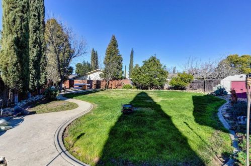 11029 Chemo River Ct, Rancho Cordova CA  95670-2703 exterior