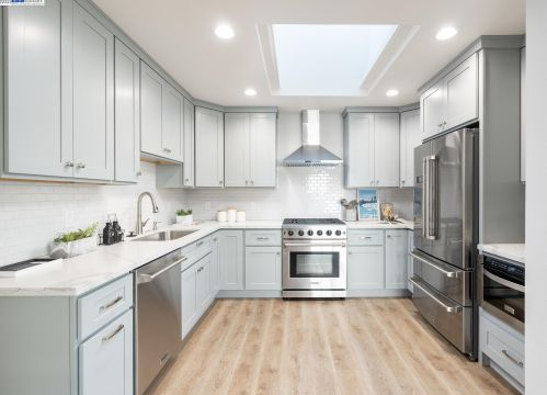 985 Riesling Dr, Pleasanton CA  94566-7219 exterior