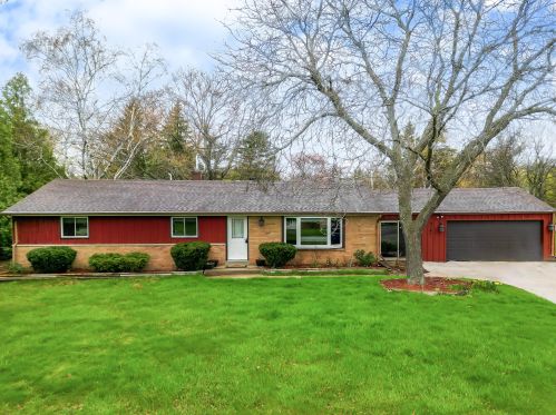 3141 145th St, Waukesha, WI 53151-4423