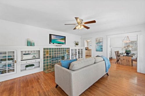 229 Loma Ave, Long Beach, CA 90803-6015