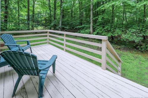 23 Mayflower Dr, Wilton CT  06897-1003 exterior