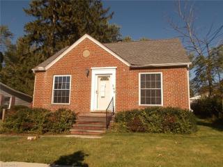396 Runn St, Berea, OH 44017-1826