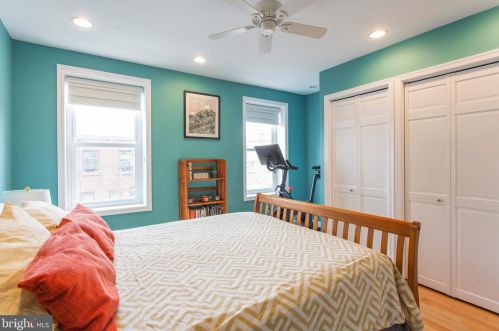 2219 Carpenter St, Philadelphia PA 19146-2517 exterior