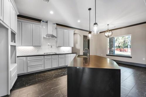 15475 Conroe Dr, Conroe TX 77384-3419 exterior