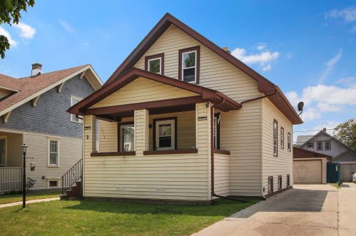 3912 8 Ave, Kenosha WI 53158-5409 exterior