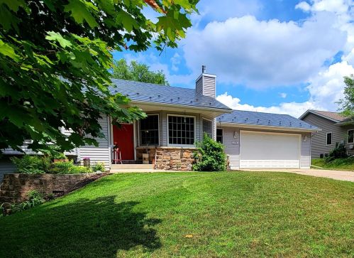 1116 Pioneer Rd, Red Wing, MN 55066-3935