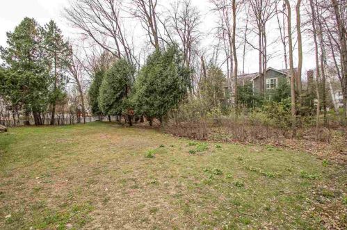 2084 Wintergreen Ct, Green Bay WI  54304-1946 exterior