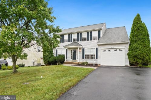 13830 Rosewood Dr, Woodbridge, VA 22193-3836