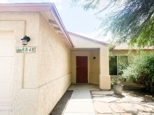 8848 Fairway Groves Dr, Tucson, AZ 85730-5751