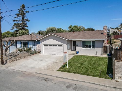 941 Suiter St, Hollister, CA 95023-4631