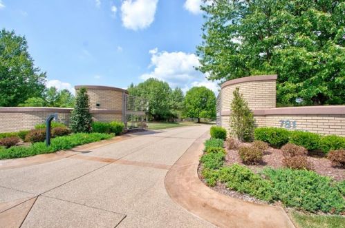 781 Church Hill Rd, Finleyville, PA 15332-9727