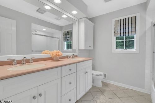 4 Fawn Ln, Martinsville NJ  08836-2368 exterior