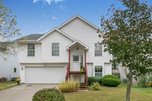 2037 13th St, Iowa City, IA 52241-1375