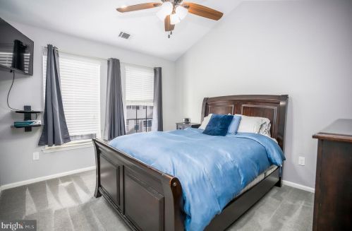 1812 Nathan Dr, Riverton NJ  08077-1556 exterior