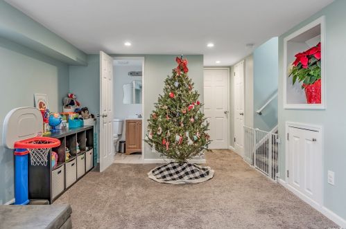 36 Wren Ct, Northport NY  11768-3344 exterior