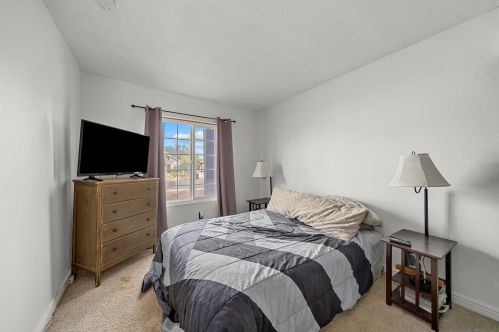 29083 Palm View St, Lake Elsinore CA  92530-7210 exterior