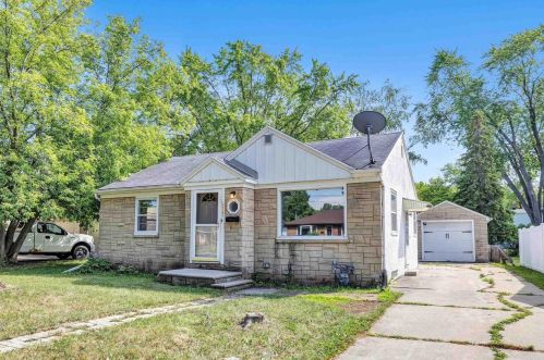 1742 Kimball St, Green Bay, WI 54302-3219