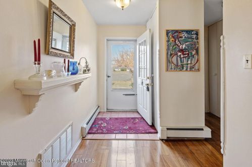 10 Lowell Ct, Bricktown NJ  08724-2423 exterior