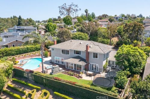 2936 Alta Vis Dr, Newport Beach CA  92660-3205 exterior