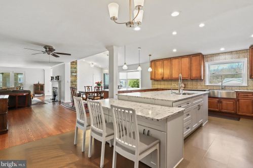 3305 Durbin Pl, Falls Church, VA 22041-2509