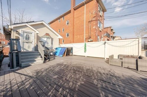 1523 Bayview Ave, Bronx NY  10465-1101 exterior