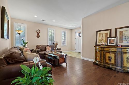 26451 Thackery Ln, Santa Clarita, CA 91381-1454