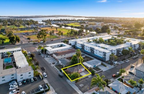 2687 Hornblend St, San Diego, CA 92109-4842