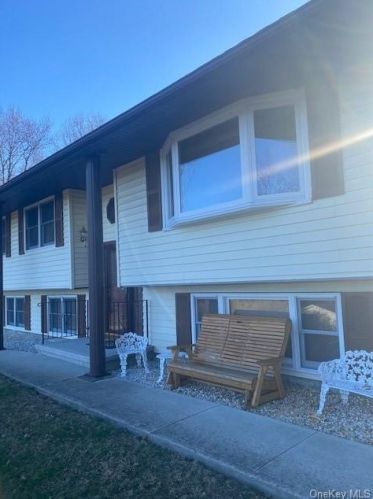 9 Windsor Rd, Salisbury Mills, NY 12577-5045