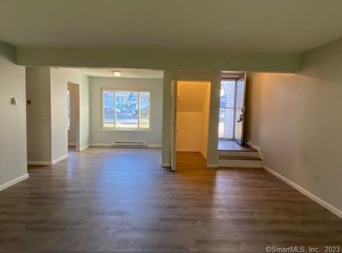 185 Candlewood Dr, Wapping, CT 06074-2613