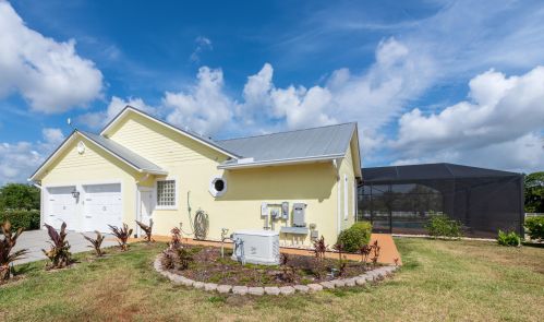 17700 Wagonwheel Ln, Fort Pierce, FL 34987-3150