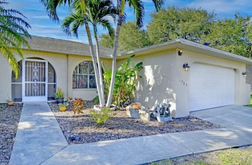 1506 4th Pl, Cape Coral, FL 33909-0012