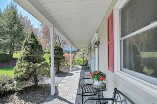 20 Warren Ct, Cornwall, NY 12518-2103