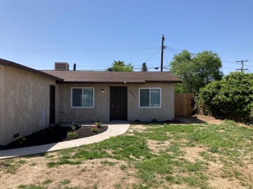 5731 Leo St, Bakersfield, CA 93307-5338