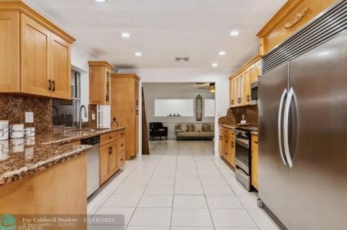 6901 16th St, Hollywood FL  33023-2025 exterior