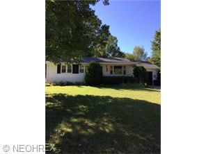 1055 Zander Dr, Youngstown, OH 44511-3449