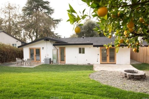 227 Altadena Dr, Altadena CA  91001-5106 exterior