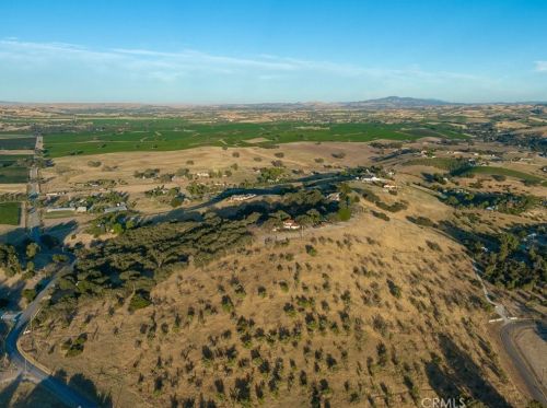 3310 Neal Spg Rd, Templeton CA  93465-9636 exterior
