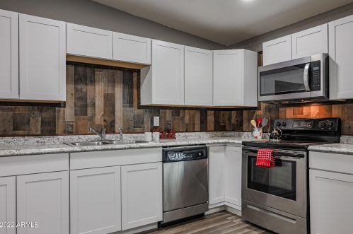 4815 36 Dr, Phoenix AZ 85053-3833 exterior