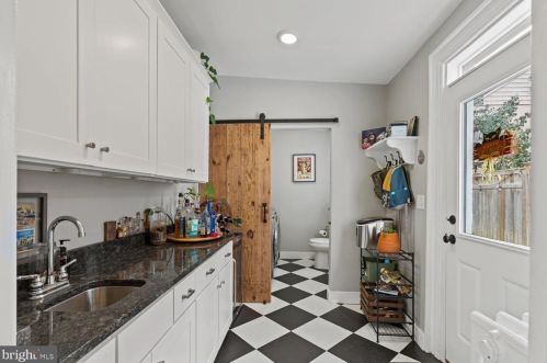206 Lemon St, Lancaster PA  17602-2333 exterior