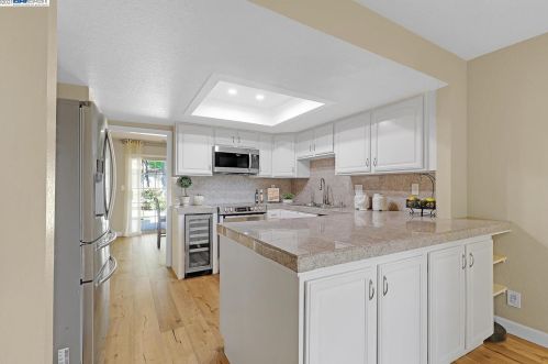 7426 Stonedale Dr, Pleasanton CA  94588-3737 exterior