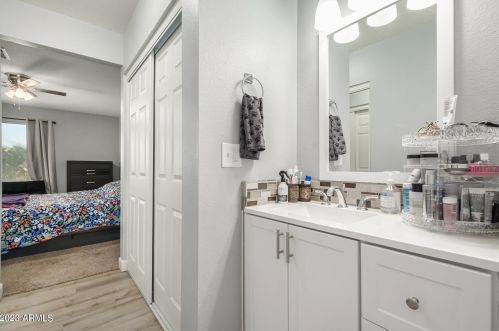 4011 Camino Vivaz, Glendale AZ  85310-5516 exterior