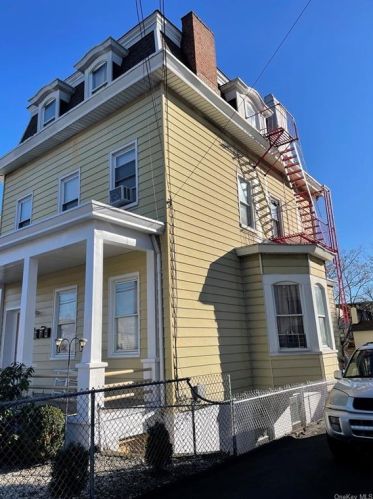 150 Stevens Ave, Mount Vernon NY  10550-2596 exterior