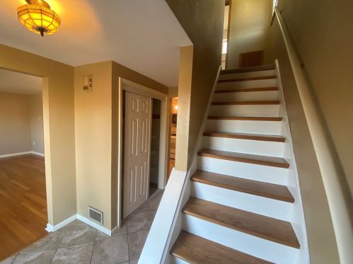 24 Elizabeth St, Pittsburgh, PA 15209-2004
