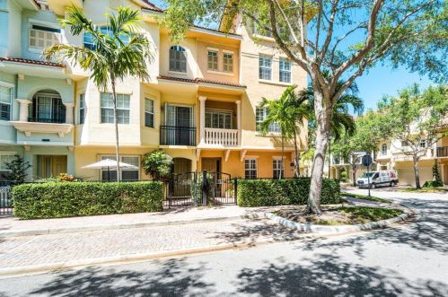 2487 San Pietro Cir, West Palm Beach, FL 33410-2971