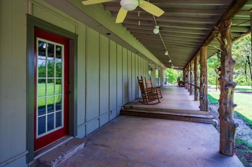 1511 Walnut Grove Rd, Midlothian TX  76065-4765 exterior