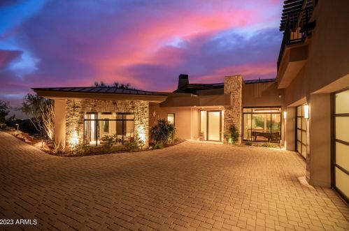 9710 Palisades Blvd, Scottsdale AZ 85268-2755 exterior