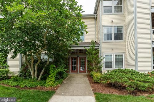 120 Acadia Ct, Princeton NJ  08540-7073 exterior