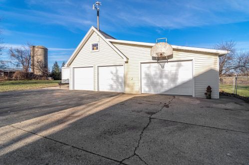 6824 7th St, Kenosha, WI 53144-7231