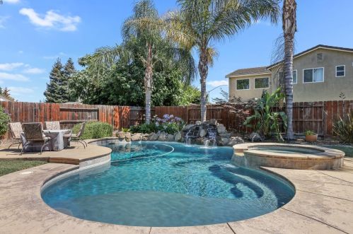 2618 Novi Dr, Riverbank CA  95367-9575 exterior